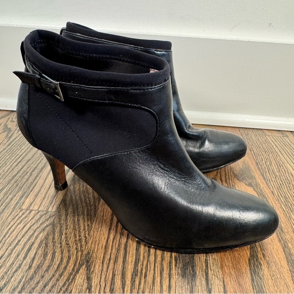 Taryn Rose Tampa Black Leather Pointed Toe Heeled Booties size 8 - Picture 1 of 7